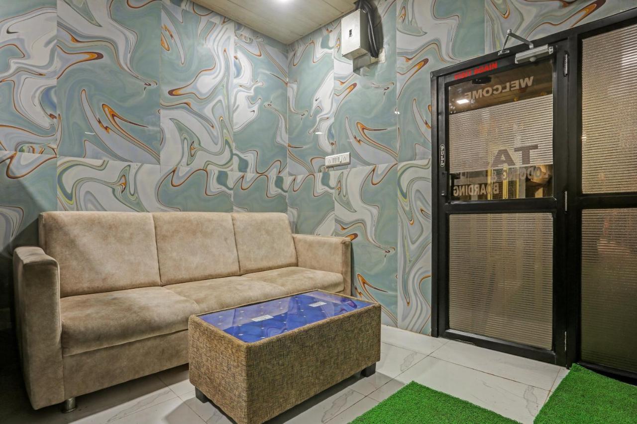 Oyo 82580 Taj Residency Lodging And Boarding - Mumbai — Photos 1